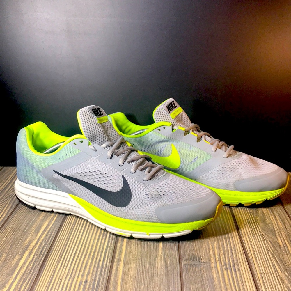 Nike structure 17 running shoes